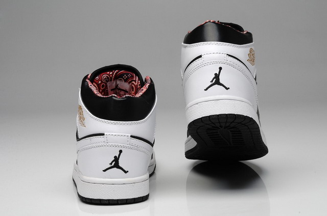 Nike Air Jordan 1 Mid Retro Mens Shoes Black / White / Metallic Gold