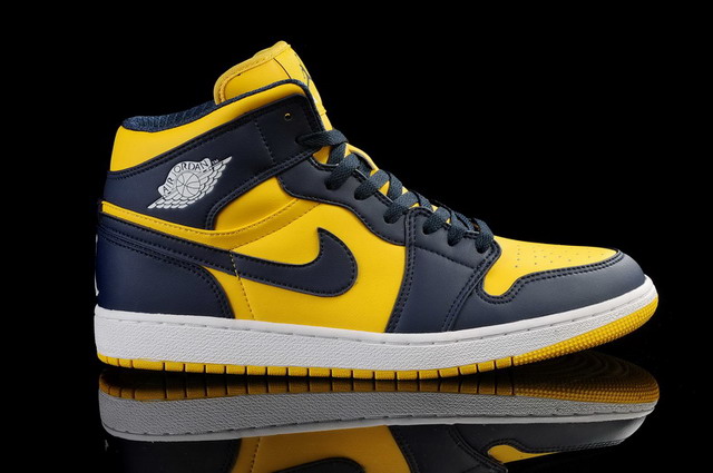 Nike Air Jordan 1 I Retro Mens Shoes Varsity Maize / Midnight Navy / White
