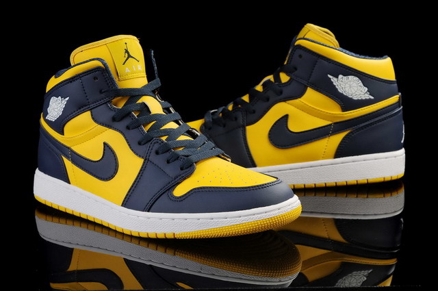 Nike Air Jordan 1 I Retro Mens Shoes Varsity Maize / Midnight Navy / White