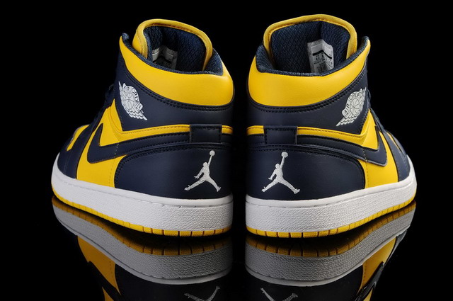 Nike Air Jordan 1 I Retro Mens Shoes Varsity Maize / Midnight Navy / White