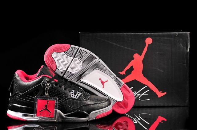Nike Air Jordan 4 Retro Mens Shoes Black / Grey / Fire Red