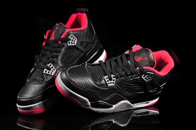 Nike Air Jordan 4 Retro Mens Shoes Black / Grey / Fire Red