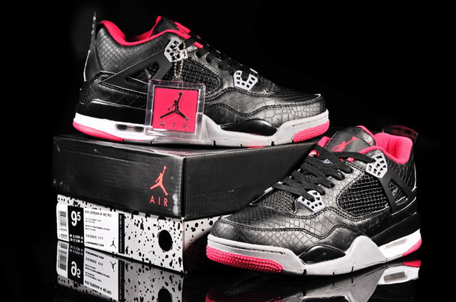 Nike Air Jordan 4 Retro Mens Shoes Black / Grey / Fire Red