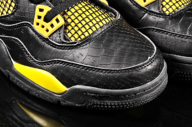 Nike Air Jordan 4 Retro Thunder Mens Shoes Black / Yellow